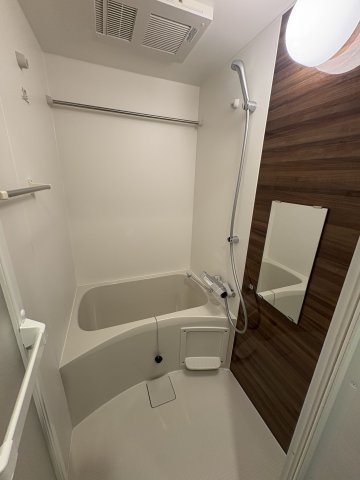 バス・シャワールーム　お風呂で日々の疲れを落としましょう