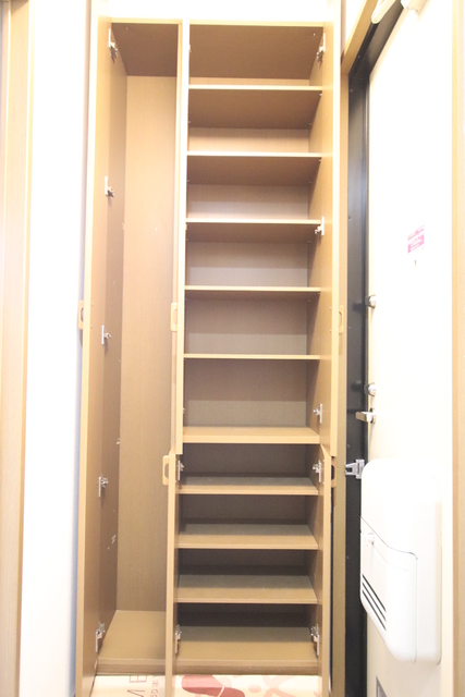 玄関　トールタイプのシューズＢＯＸ！