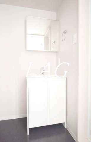 洗面設備　独立洗面台です。