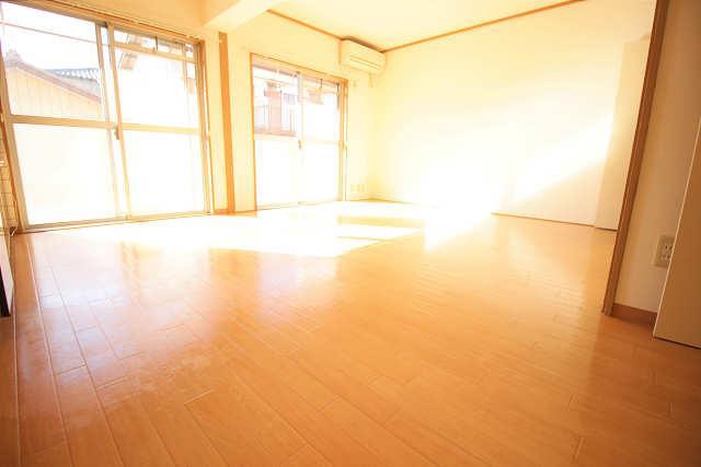 居室・リビング　リビング