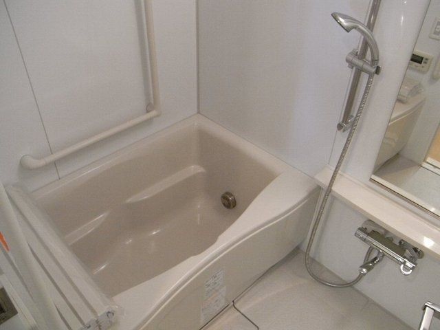 バス・シャワールーム　追焚機能付きバス（浴室乾燥機付き）