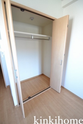 収納　写真は別のお部屋です。