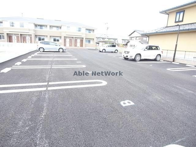 駐車場　駐車場