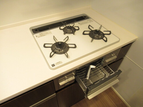 その他設備　3口ガスコンロ　※前回募集時2024年10月の写真