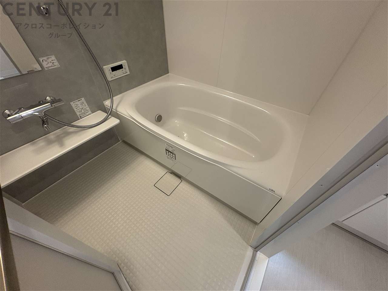 バス・シャワールーム　シンプルで機能的なユニットバスです！