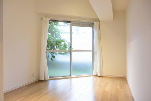 居室・リビング　前回募集時の写真です