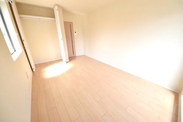 居室・リビング　★角部屋で明るいお部屋★