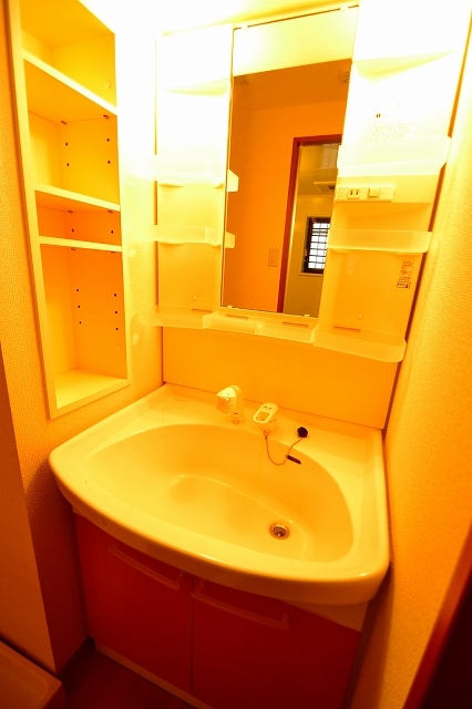 洗面設備　シャワー付洗面台