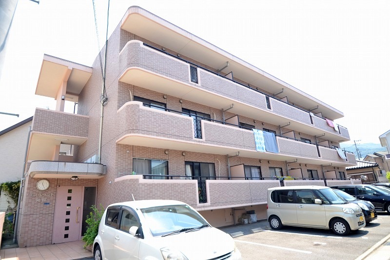 建物外観　坂エリアＲＣの２ＬＤＫ、単身、新婚、ご家族にオススメ