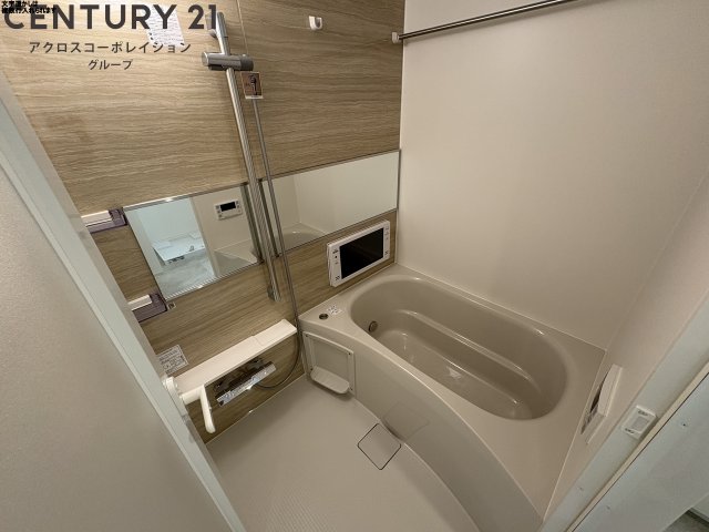 バス・シャワールーム　追い焚き機能・浴室乾燥機付きで便利！