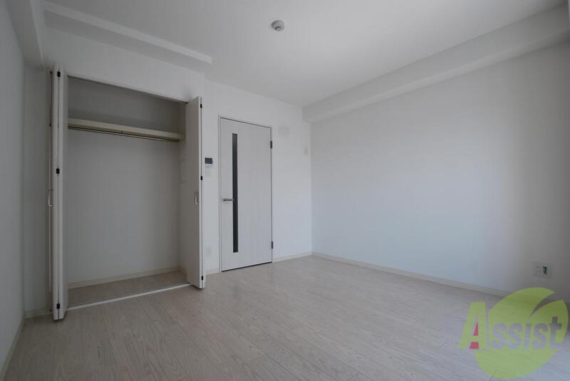 居室・リビング　白が基調なお部屋でお部屋中が明るいですよ！！