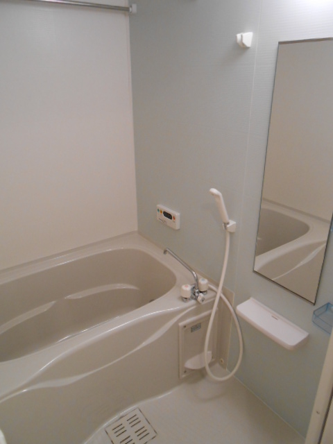 バス・シャワールーム　追焚機能付浴槽・浴室乾燥機完備