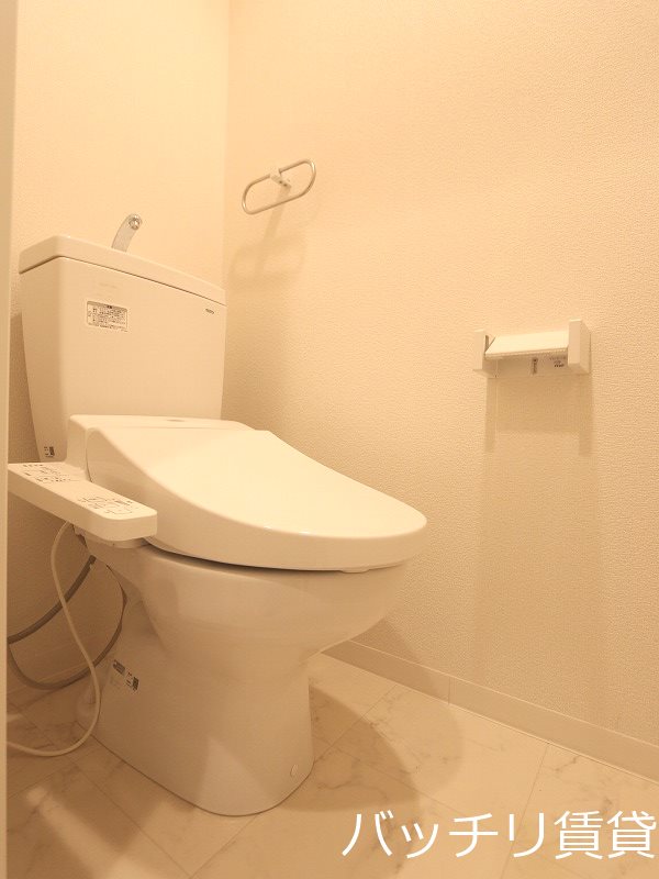 トイレ　新築、同シリーズタイプの為、現状優先になります。