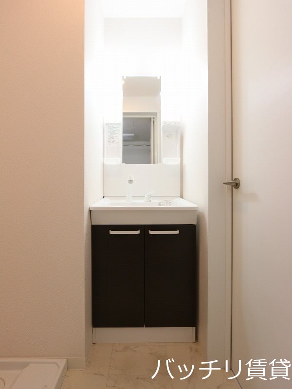 洗面設備　新築、同シリーズタイプの為、現状優先になります。