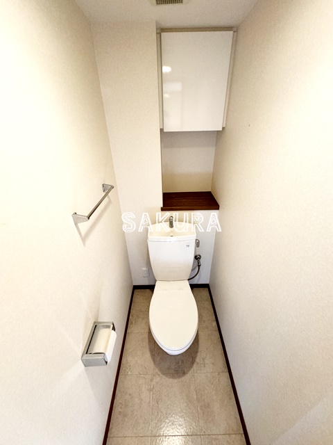 トイレ　落ち着いた色調のトイレです♪