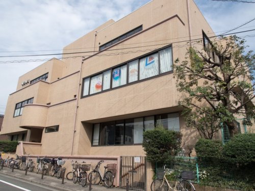 その他　弦巻区民センター（その他）まで827m