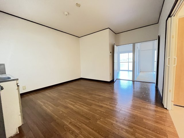 居室・リビング　同物件別室参考