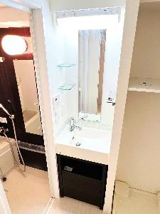 洗面設備　使いやすい洗面所です