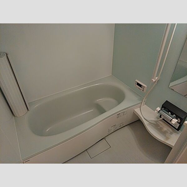 バス・シャワールーム　一坪風呂(追い焚き付き)