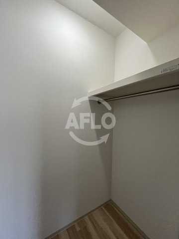 収納　STANDZ新大阪　ウォークインクローゼット