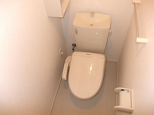 トイレ　温水洗浄暖房便座付トイレ