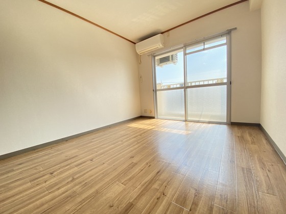 居室・リビング　※別部屋の写真です