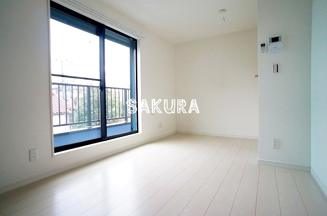 居室・リビング　開放感のあるゆったりとしたお部屋です♪