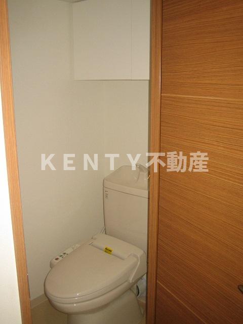 トイレ　落ち着いた色調のトイレです