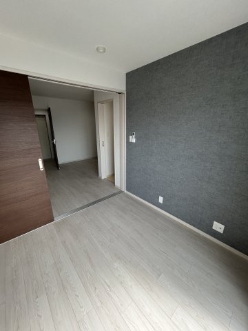 その他部屋・スペース　落ち着いて過ごせるお部屋なので、寝室にいかがでしょうか