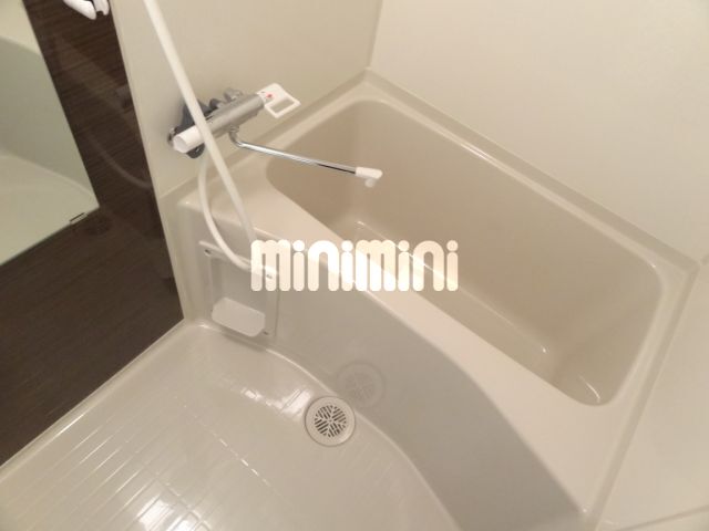 バス・シャワールーム　シャワー付きトイレです。