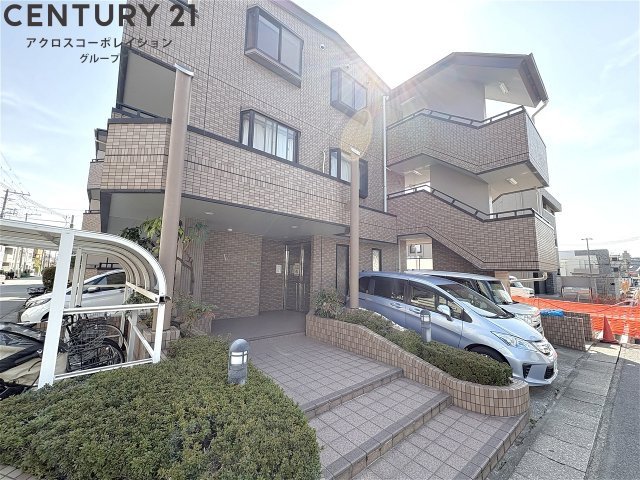 建物外観　敷地内に駐車場があります！