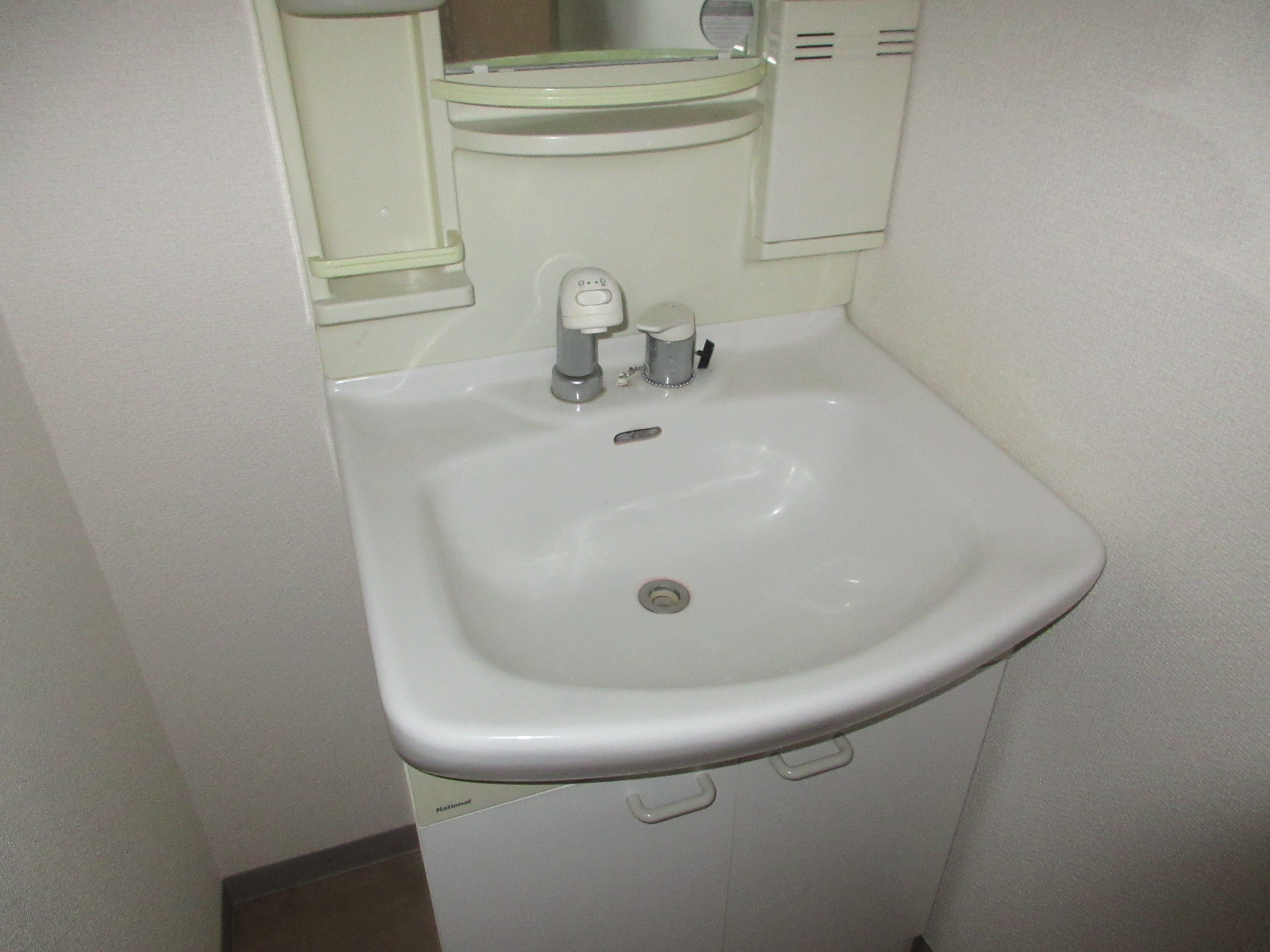 洗面設備　※別のお部屋の写真です。現況を優先させていただきます。