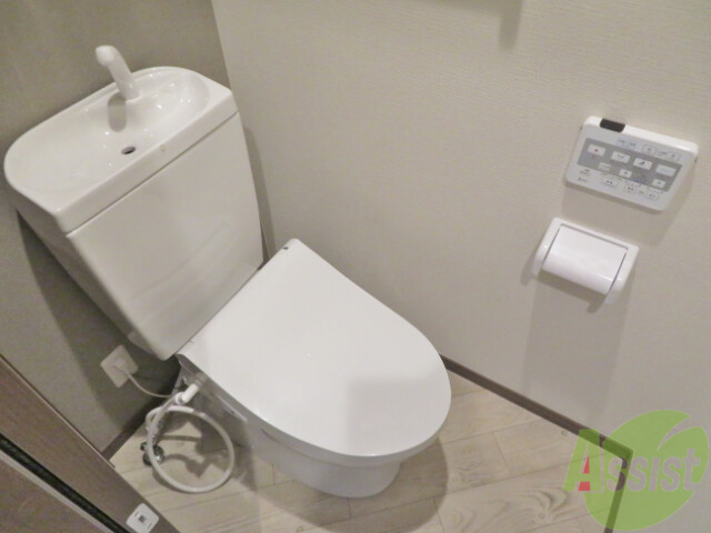 トイレ　温水洗浄便座付きのトイレは、使用しやすそうですね。