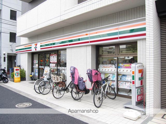 コンビニ　セブンイレブン（コンビニ）まで271m