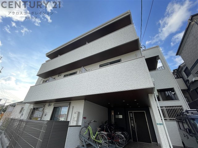 建物外観　オートロック・防犯カメラ付きで安心です！