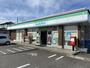 コンビニ　ファミリーマート新潟小針南店（コンビニ）まで587m