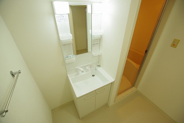 洗面設備　※同タイプのお部屋の写真となります。