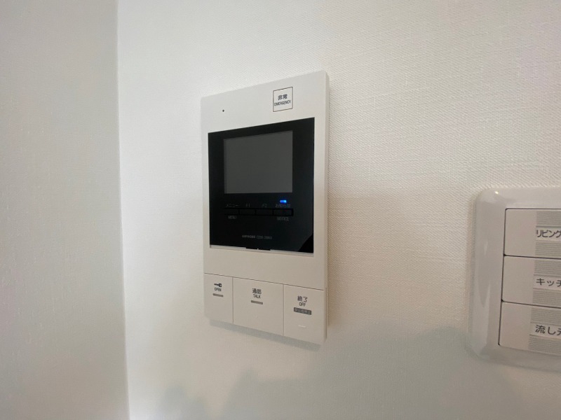 セキュリティ　ＴＶモニター付インターホンです。来客者の顔が見えるので安心！