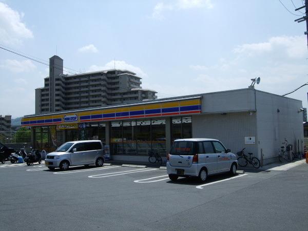 コンビニ　ミニストップ富田林須賀店（コンビニ）まで1704m