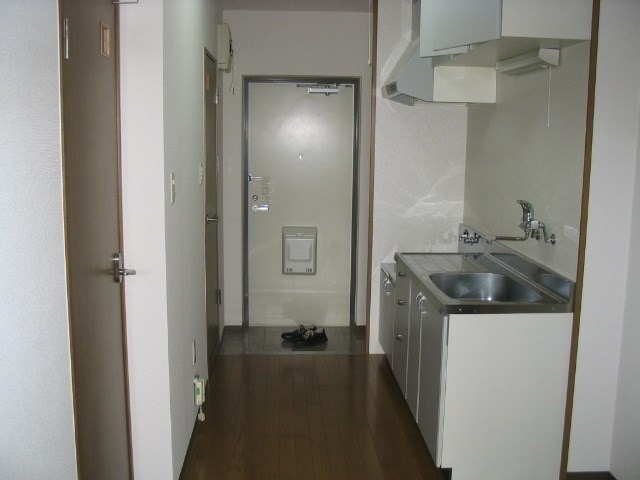 玄関　※同タイプのお部屋です