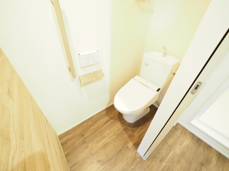 トイレ　温水洗浄便座付