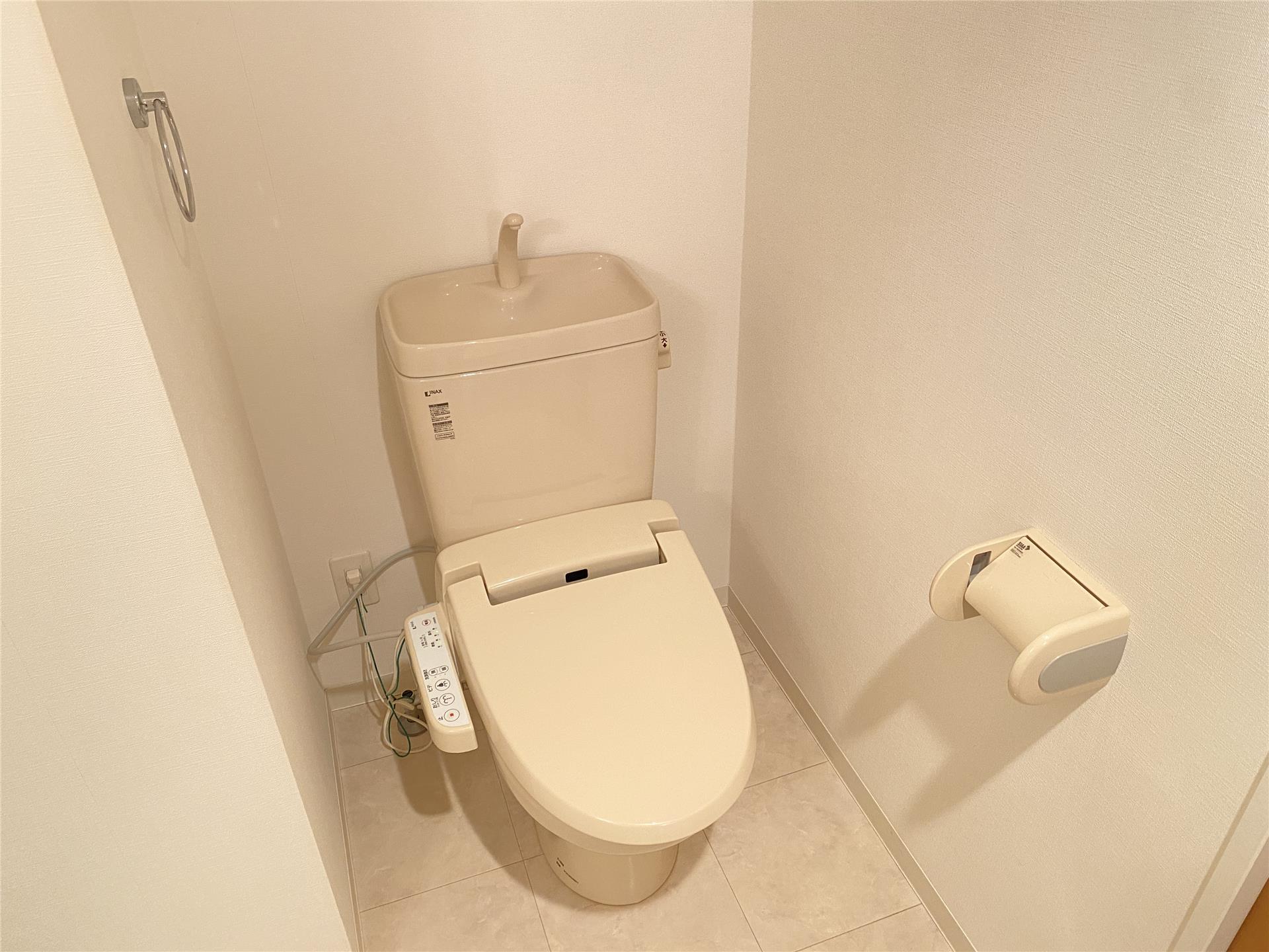 トイレ　※同物件別室同タイプの写真です