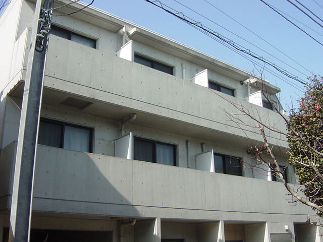建物外観　コンクリート打ちっ放しのスタイリッシュな外観