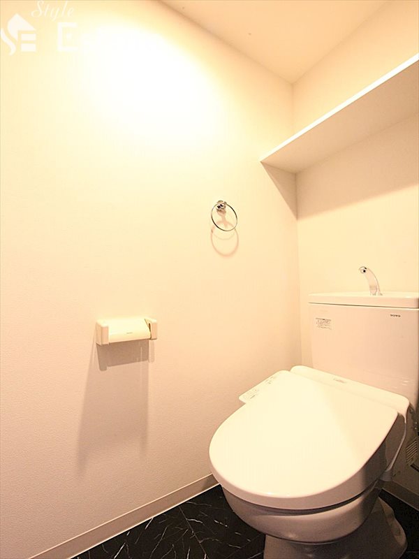 地下鉄東山線 高畑駅 徒歩3分 12階建 築7年のトイレ写真
