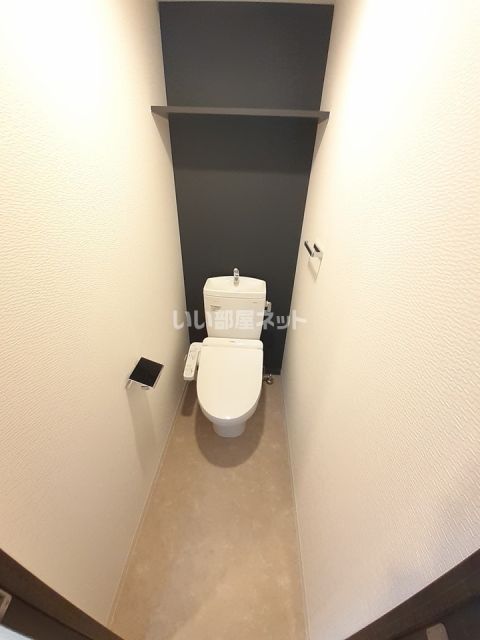 ＪＲ阪和線 堺市駅 徒歩3分 13階建 築5年のトイレ写真