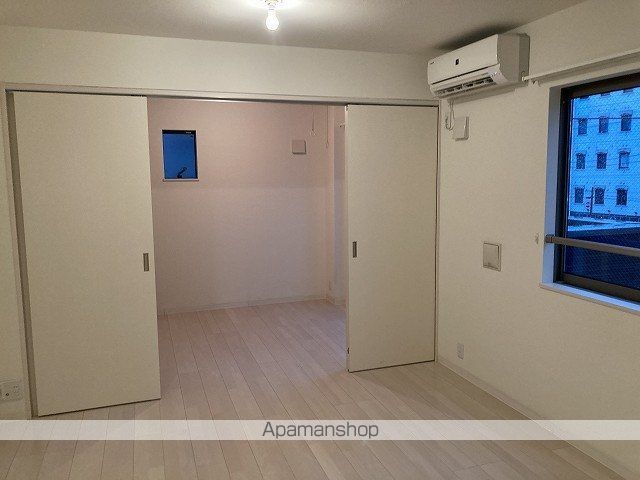 ウェルスクエア蒲田EASTの居間写真