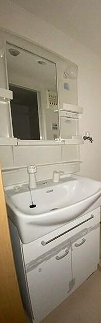 洗面設備　※同仕様写真含む