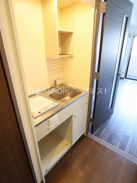キッチン　同物件別部屋の室内写真です