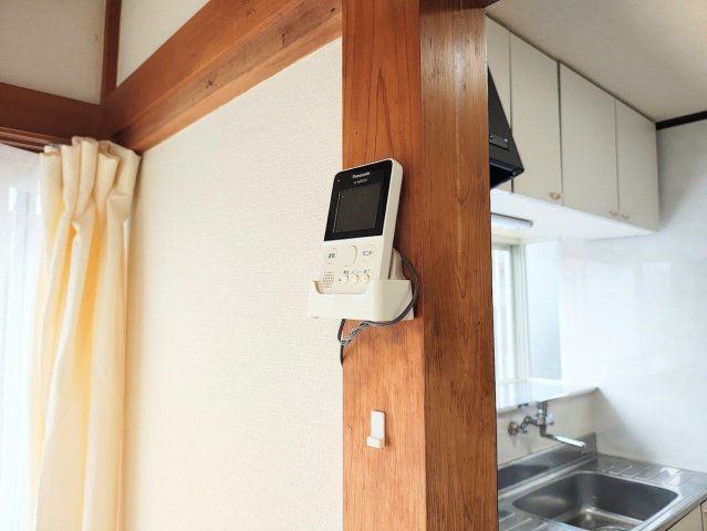 セキュリティ　モニター付きインターホン