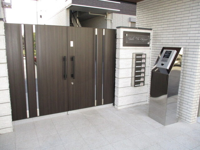 エントランス　オートロック